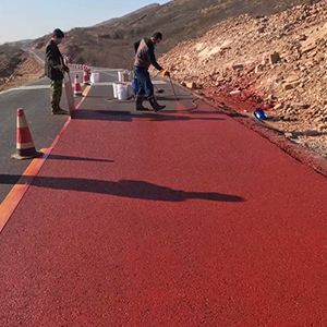 幸福路街道一是彩钢瓦喷漆翻新，地面喷涂